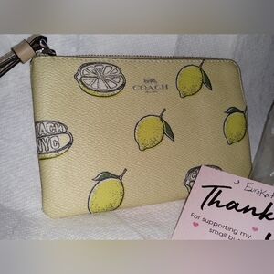 NEW COACH Wallet Corner Zip Wristlet w Lemon Print  AUTHENTIC NWT